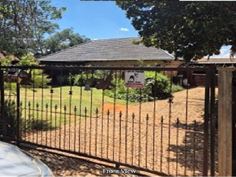 3 Bedroom Home in Stilfontein. - Photo 2
