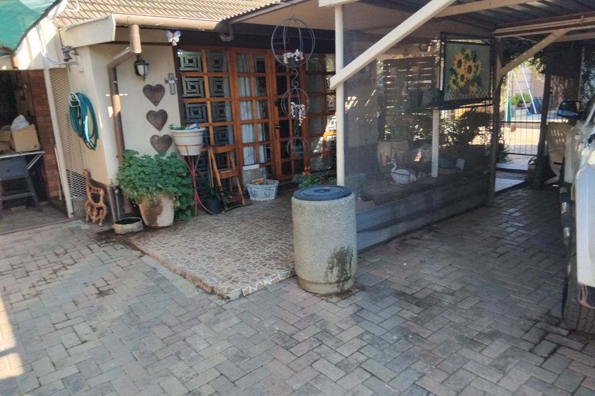 Charming family home with Flatlet - Photo 2