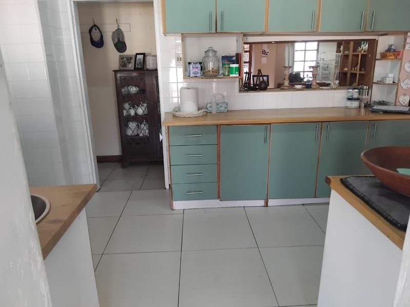 Charming family home with Flatlet - Photo 7