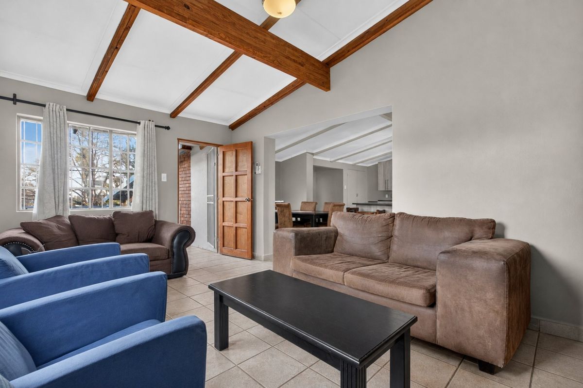Private Three Bedroom Panhandle Family Home in Silverton - Photo 2