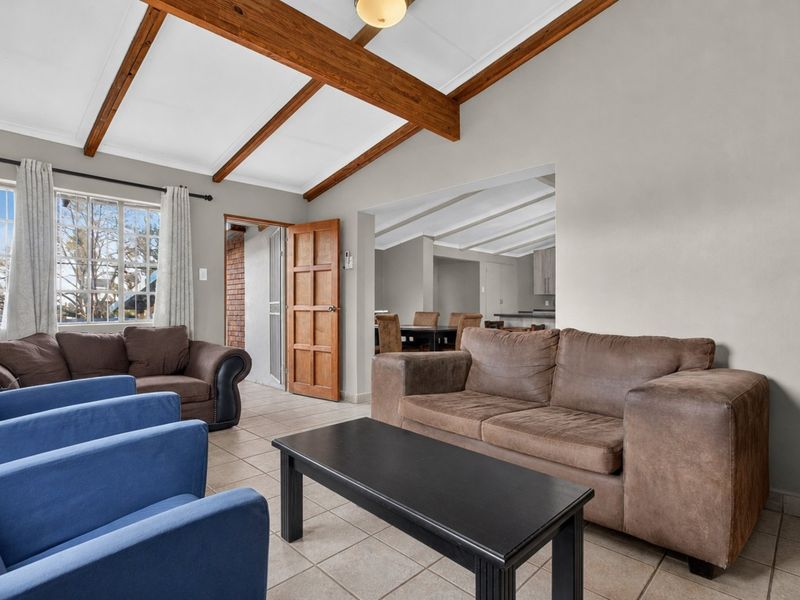 Private Three Bedroom Panhandle Family Home in Silverton - Photo 2