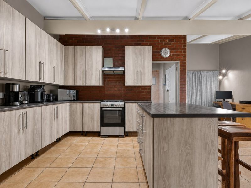 Private Three Bedroom Panhandle Family Home in Silverton - Photo 10