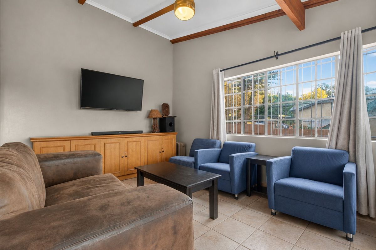 Private Three Bedroom Panhandle Family Home in Silverton - Photo 5