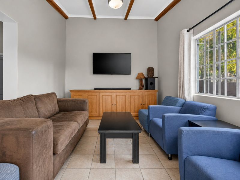 Private Three Bedroom Panhandle Family Home in Silverton - Photo 6
