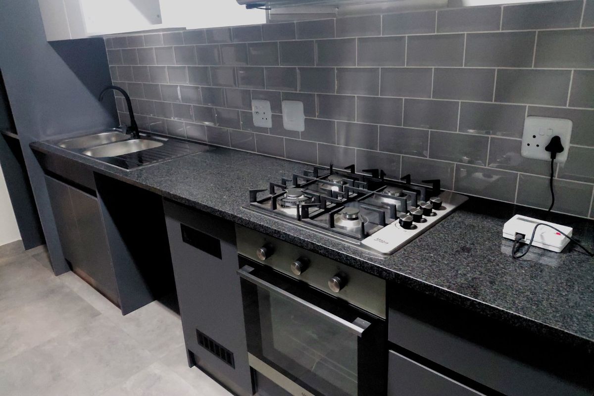 Luxury Meets Convenience | Brand-New 2 Bed, 2 Bath Apartment in Prime Waverley - Photo 3