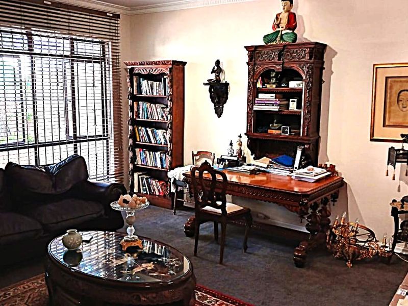 Stylish 4-Bedroom North facing Duplex For Sale in Prime Illovo - Photo 7