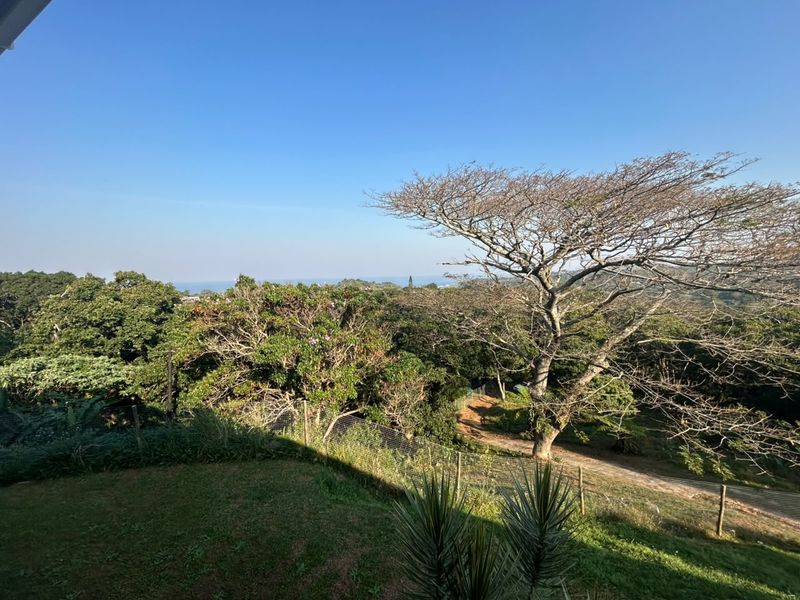Exceptional 6 Bedroom Home with Magnificent Sea Views in Leisure Bay - Photo 3