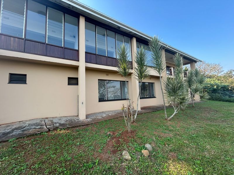 Exceptional 6 Bedroom Home with Magnificent Sea Views in Leisure Bay - Photo 1