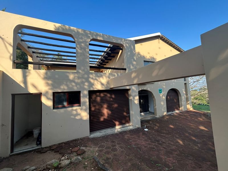 Exceptional 6 Bedroom Home with Magnificent Sea Views in Leisure Bay - Photo 4