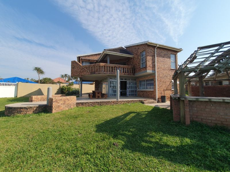 Beachfront Home with Endless Potential and Spectacular Sea Views - Photo 2