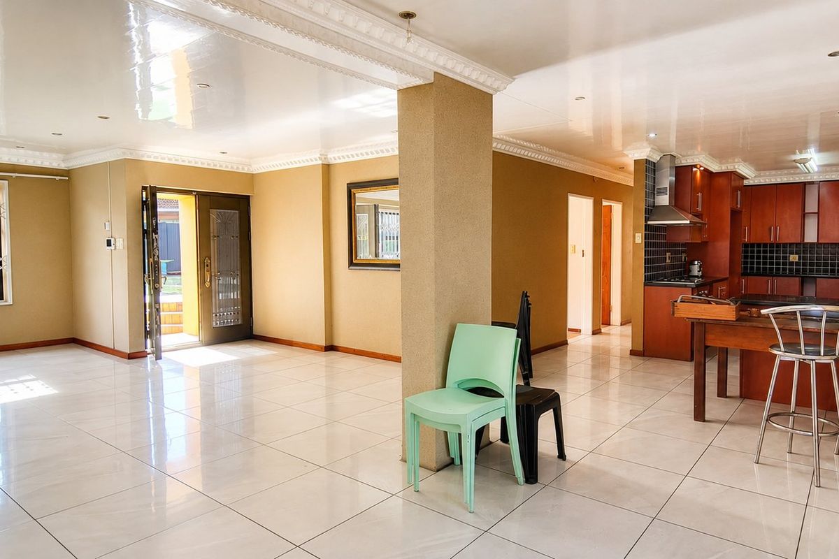 Modern 4 Bedroom Family Home in Saxilby – R1,800,000 - Photo 5