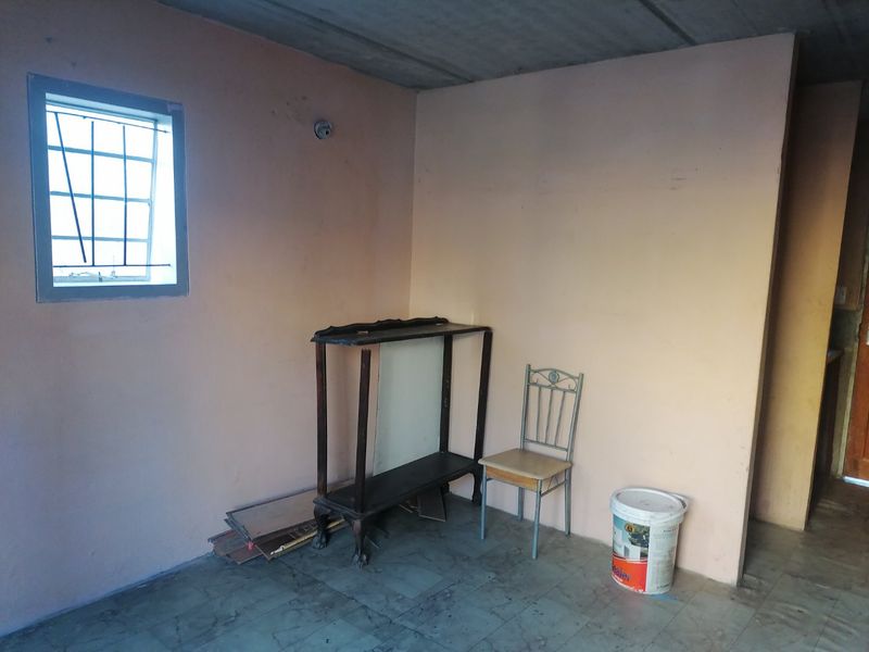 2 Bedroom Maisonette for sale in Forest Village - Photo 2