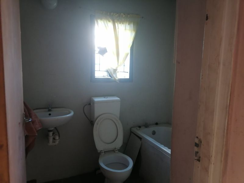 2 Bedroom Maisonette for sale in Forest Village - Photo 3