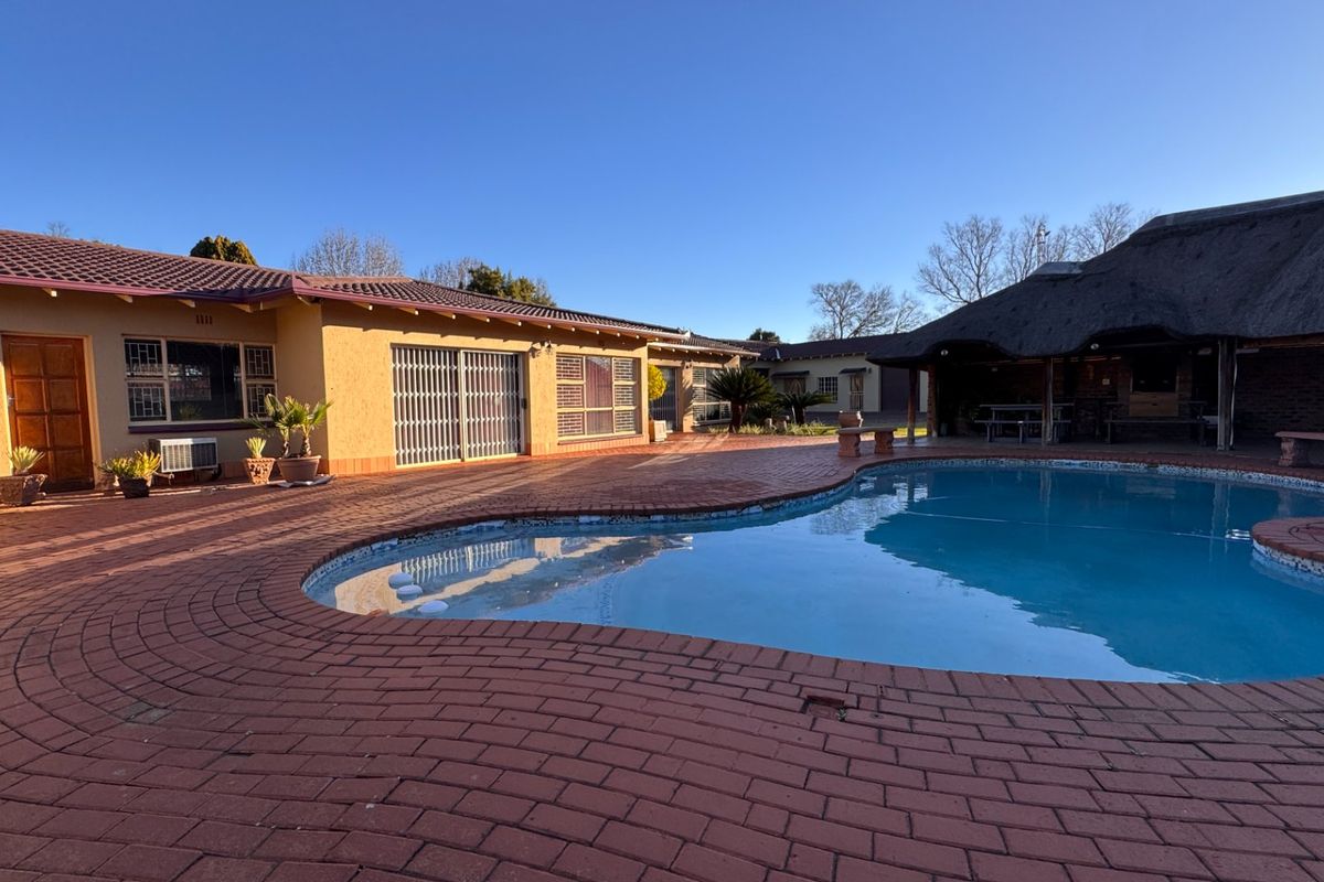 Exceptional family home in Three Rivers East. - Photo 5