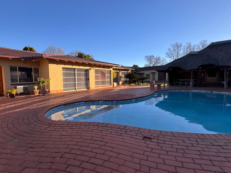 Exceptional family home in Three Rivers East. - Photo 5