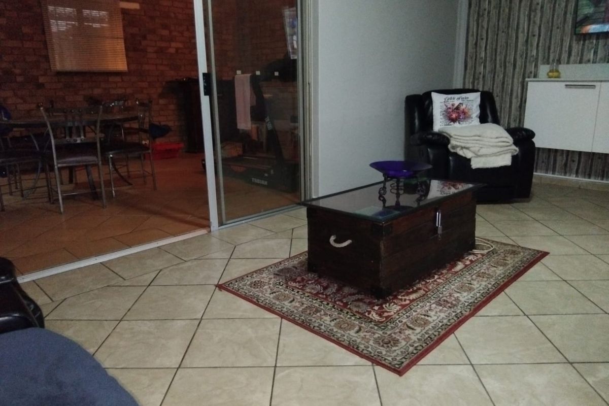 Family Home in Safe Lourenspark Oasis - Photo 5