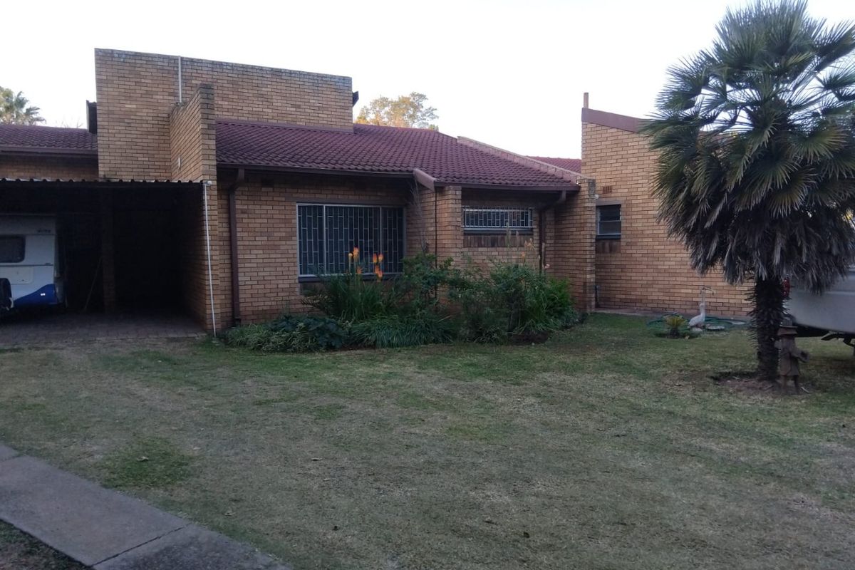 Family Home in Safe Lourenspark Oasis - Photo 3