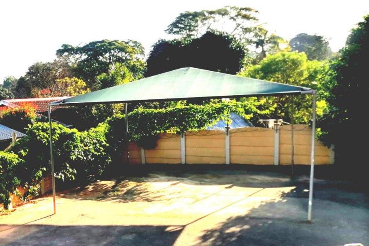 Bachelor Studio Flat, Own Entrance and Private suited for 1 single professional- Kingsbrook Road, Hatton Estate - Photo 2