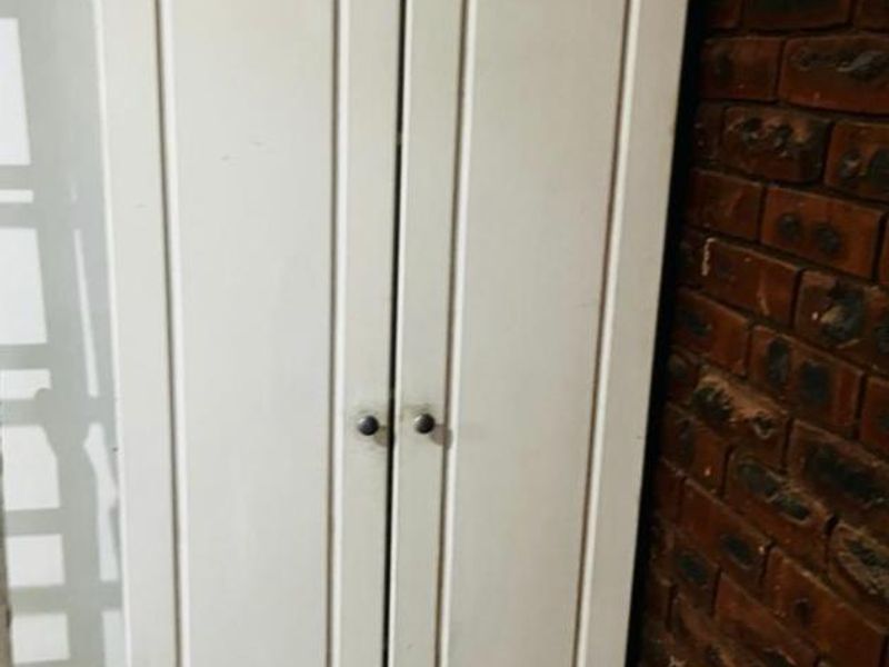 Bachelor Studio Flat, Own Entrance and Private suited for 1 single professional- Kingsbrook Road, Hatton Estate - Photo 6