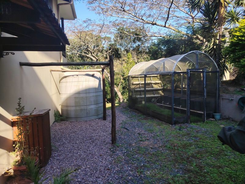 Spacious 3-Bedroom Family Home with Separate Flat & Stunning Views - Photo 3