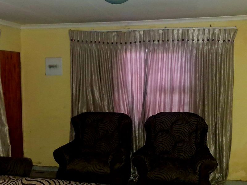 3 BEDROOM HOUSE  - Photo 6