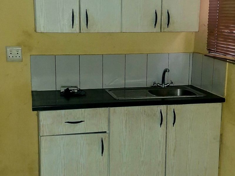 3 BEDROOM HOUSE  - Photo 7