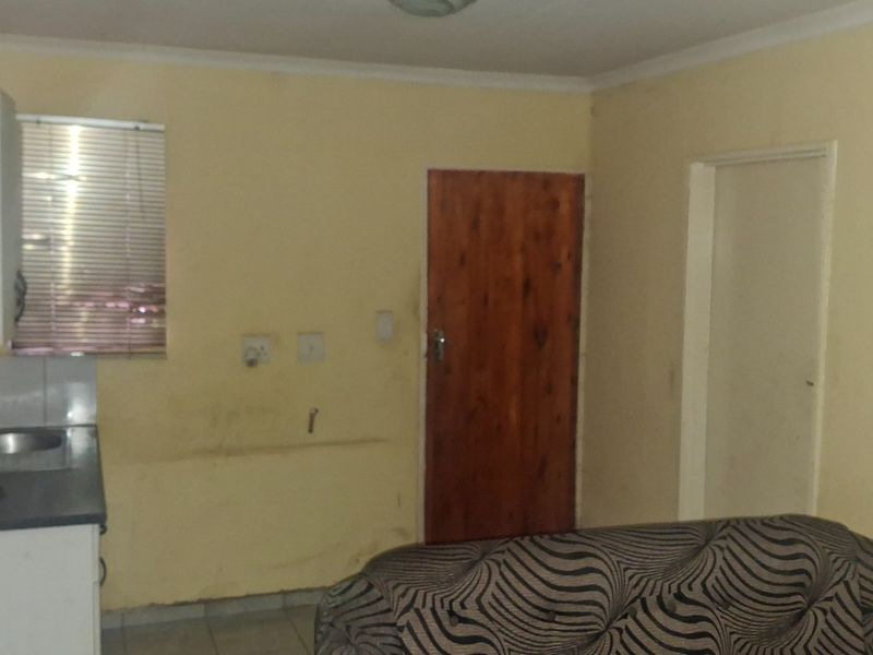 3 BEDROOM HOUSE  - Photo 5
