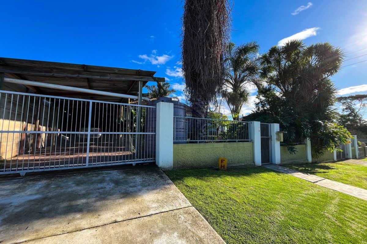 Spacious Family Home with Income-Generating Flatlet & Fantastic Entertainment Area - Photo 5