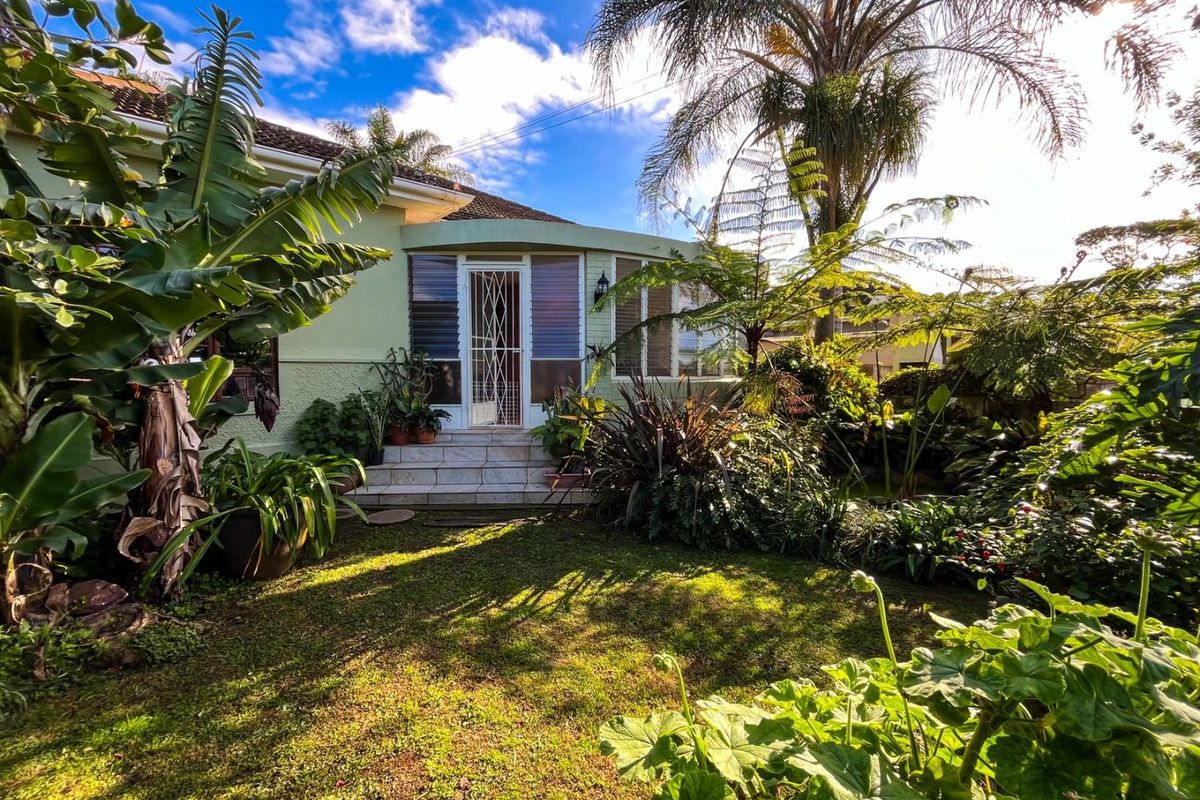 Spacious Family Home with Income-Generating Flatlet & Fantastic Entertainment Area - Photo 2