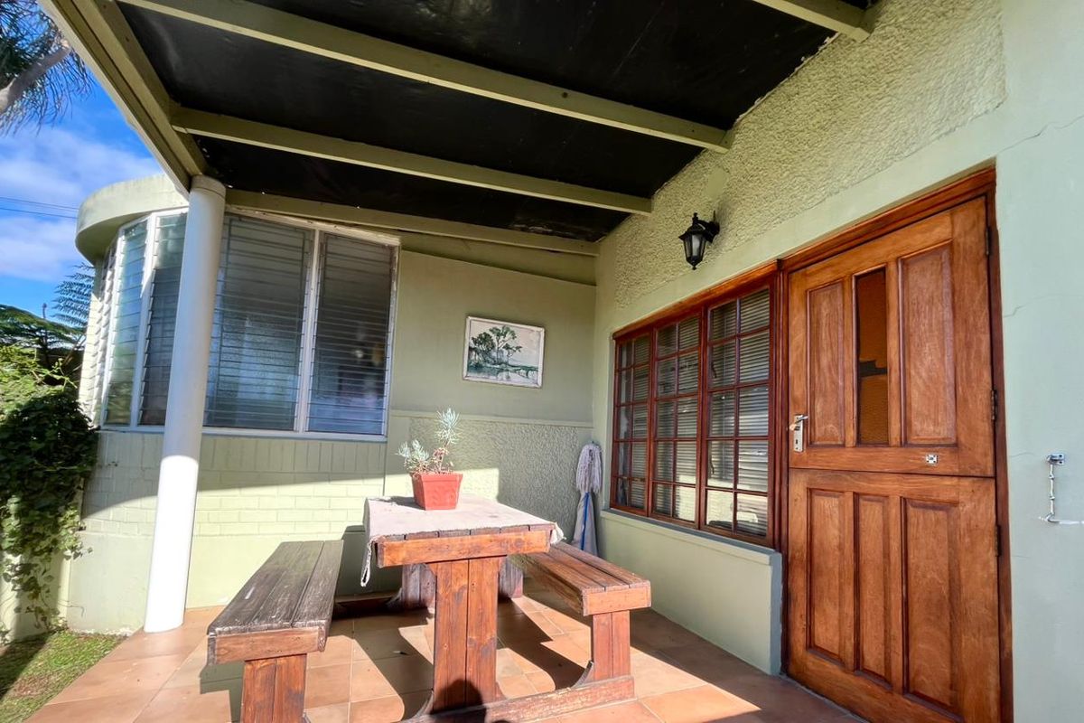 Spacious Family Home with Income-Generating Flatlet & Fantastic Entertainment Area - Photo 3