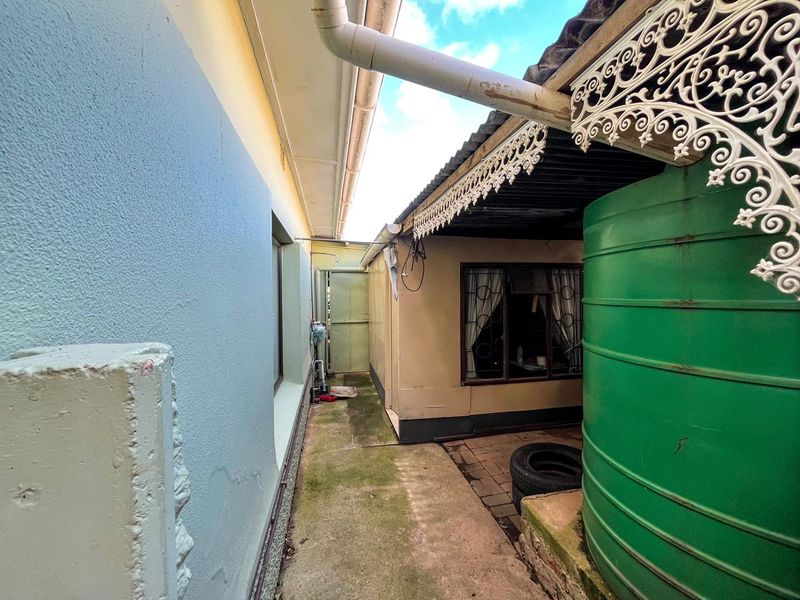 Spacious Family Home with Income-Generating Flatlet & Fantastic Entertainment Area - Photo 6