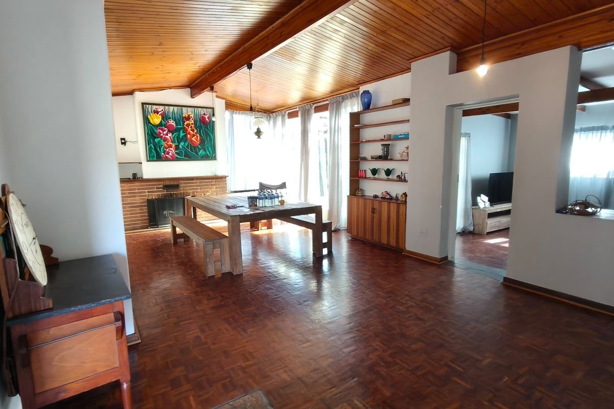 Charming Noordheuwel family home with pool-ready vibe - Photo 4