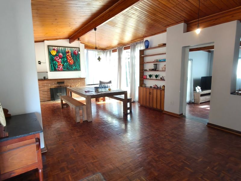 Charming Noordheuwel family home with pool-ready vibe - Photo 4