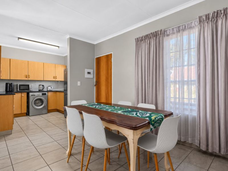 Charming 2 Bedroom Townhouse with Private Garden in La Montagne - Photo 7