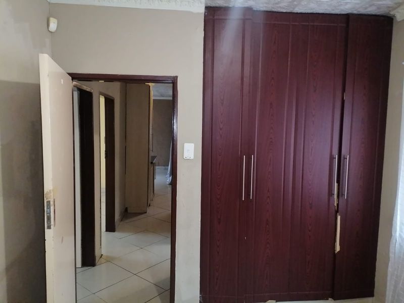 Spacious 3-Bedroom Family Home in KaMagugu - Photo 2
