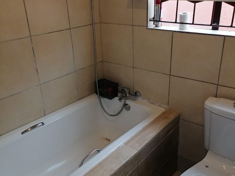 Spacious 3-Bedroom Family Home in KaMagugu - Photo 8