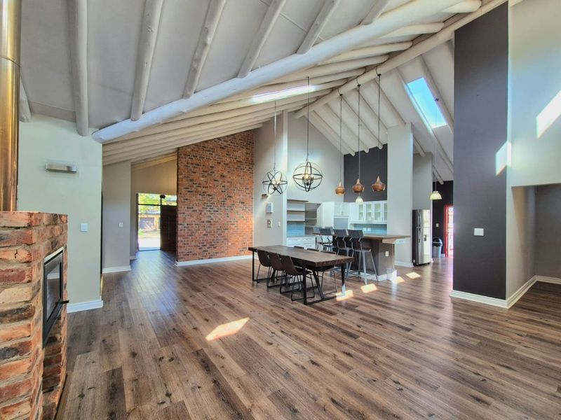 Rare Single-Level Luxury Living on the Fairway | Woodhill Golf Estate - Photo 8