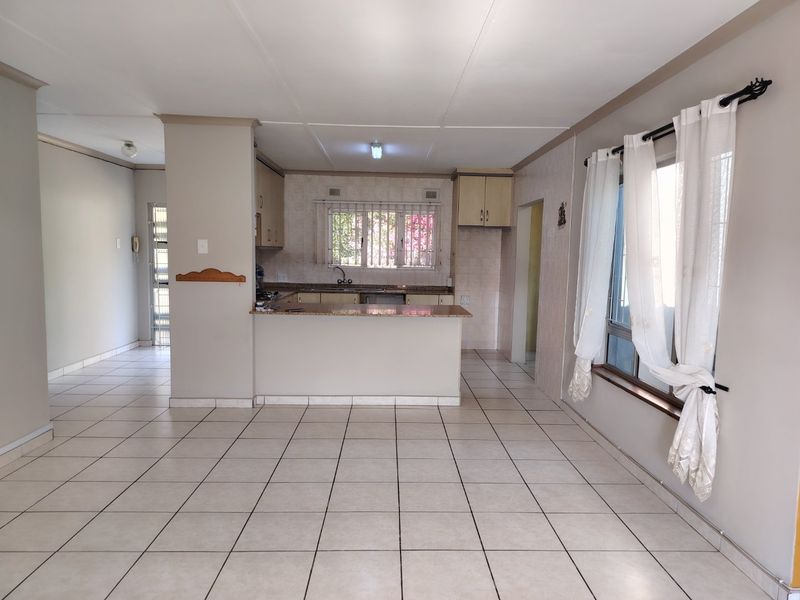 3 bed flat to let in Escombe  - Photo 7