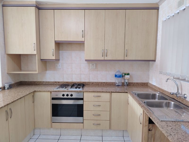 3 bed flat to let in Escombe  - Photo 5