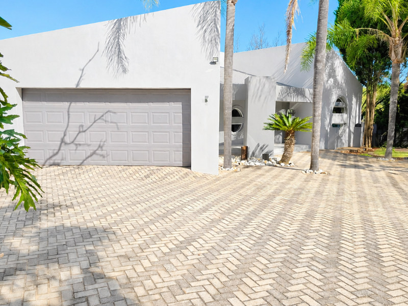 Stunning 4 Bedroom Family Home with Exceptional Space, Security & Lifestyle in Wilkoppies - Photo 4
