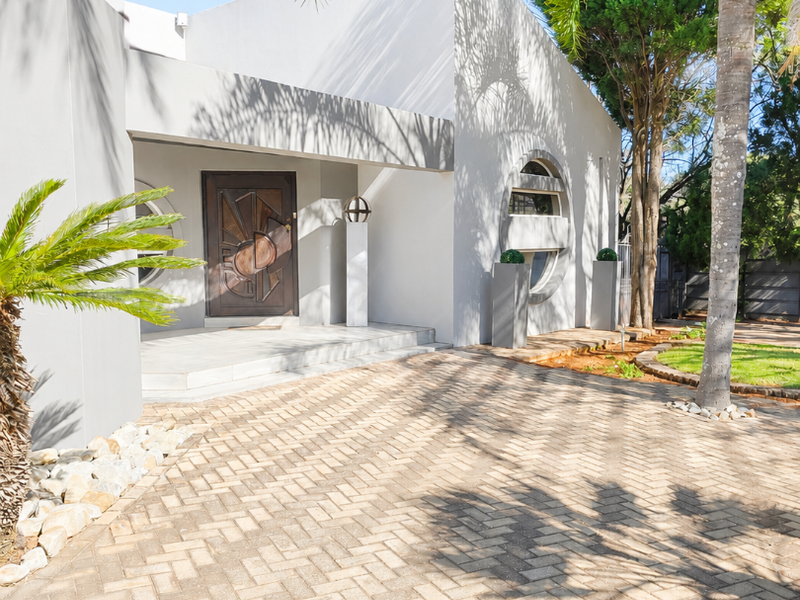 Stunning 4 Bedroom Family Home with Exceptional Space, Security & Lifestyle in Wilkoppies - Photo 3