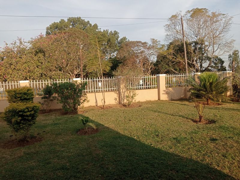 A Modern unit in Crestholme - Photo 3