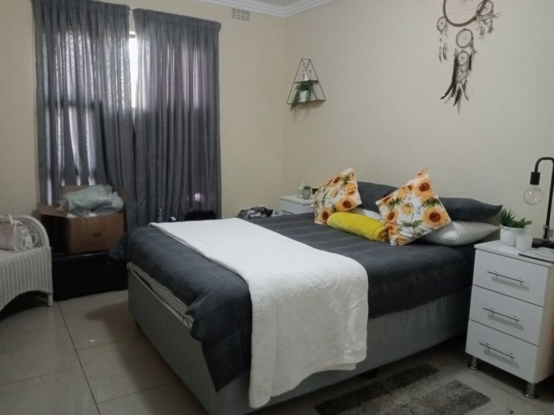 A Modern Two bed unit in Crestholme - Photo 4