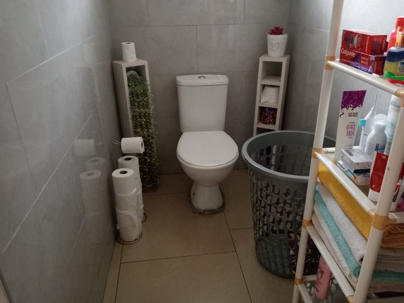 A Modern unit in Crestholme - Photo 10
