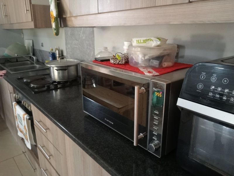 A Modern unit in Crestholme - Photo 6