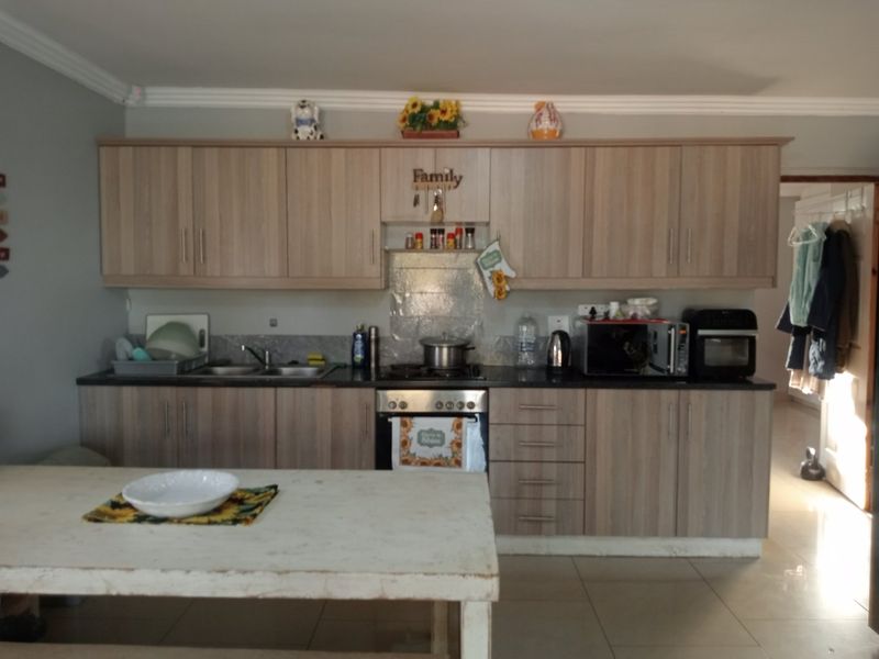A Modern unit in Crestholme - Photo 7