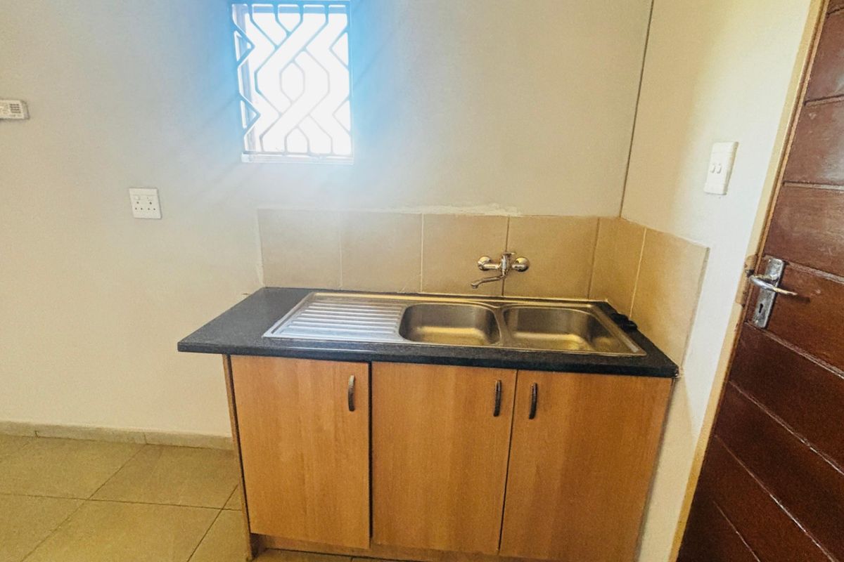 2 bedrooms and  1 bathroom in a big  stand 350 square meters  - Photo 5