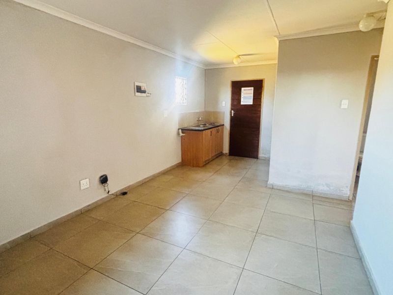 2 bedrooms and  1 bathroom in a big  stand 350 square meters  - Photo 8