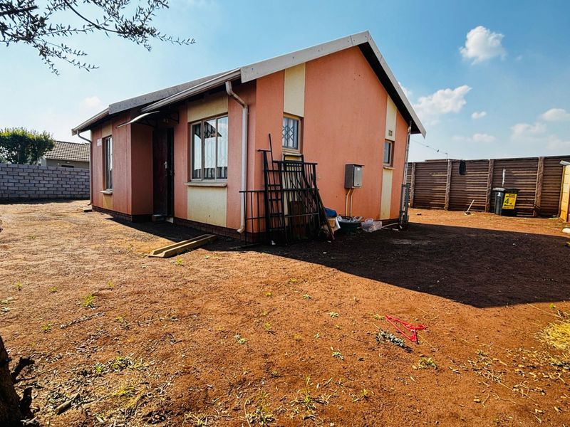 2 bedrooms and  1 bathroom in a big  stand 350 square meters  - Photo 3
