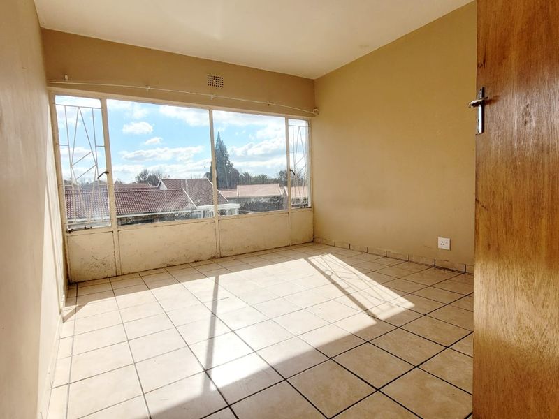 Comfortable two-bedroom apartment in the heart of Three Rivers - Photo 3